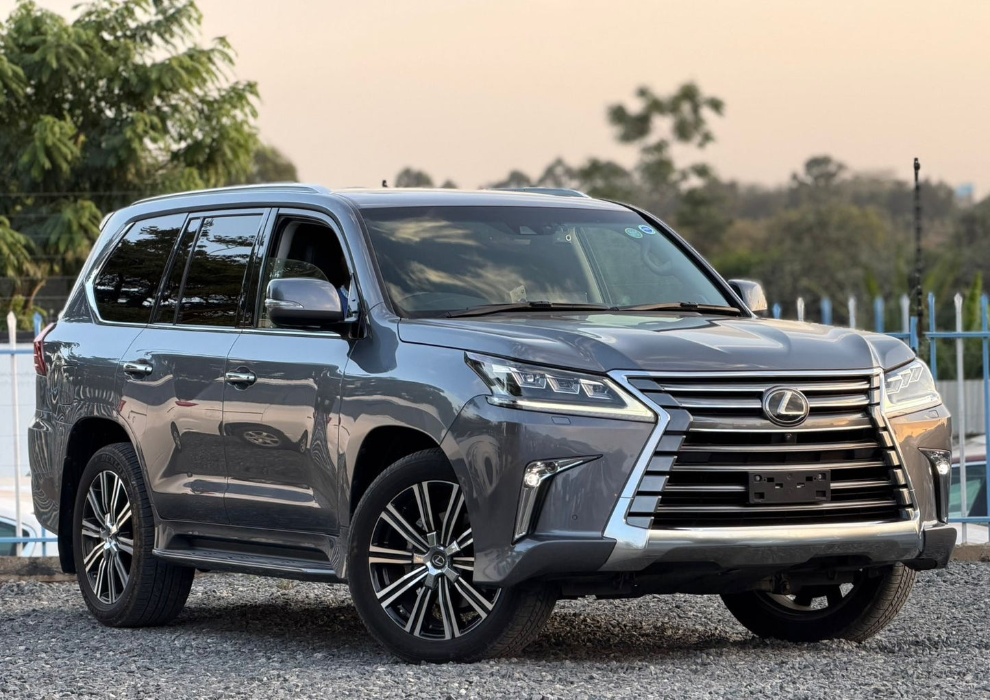 Lexus LX570 2019