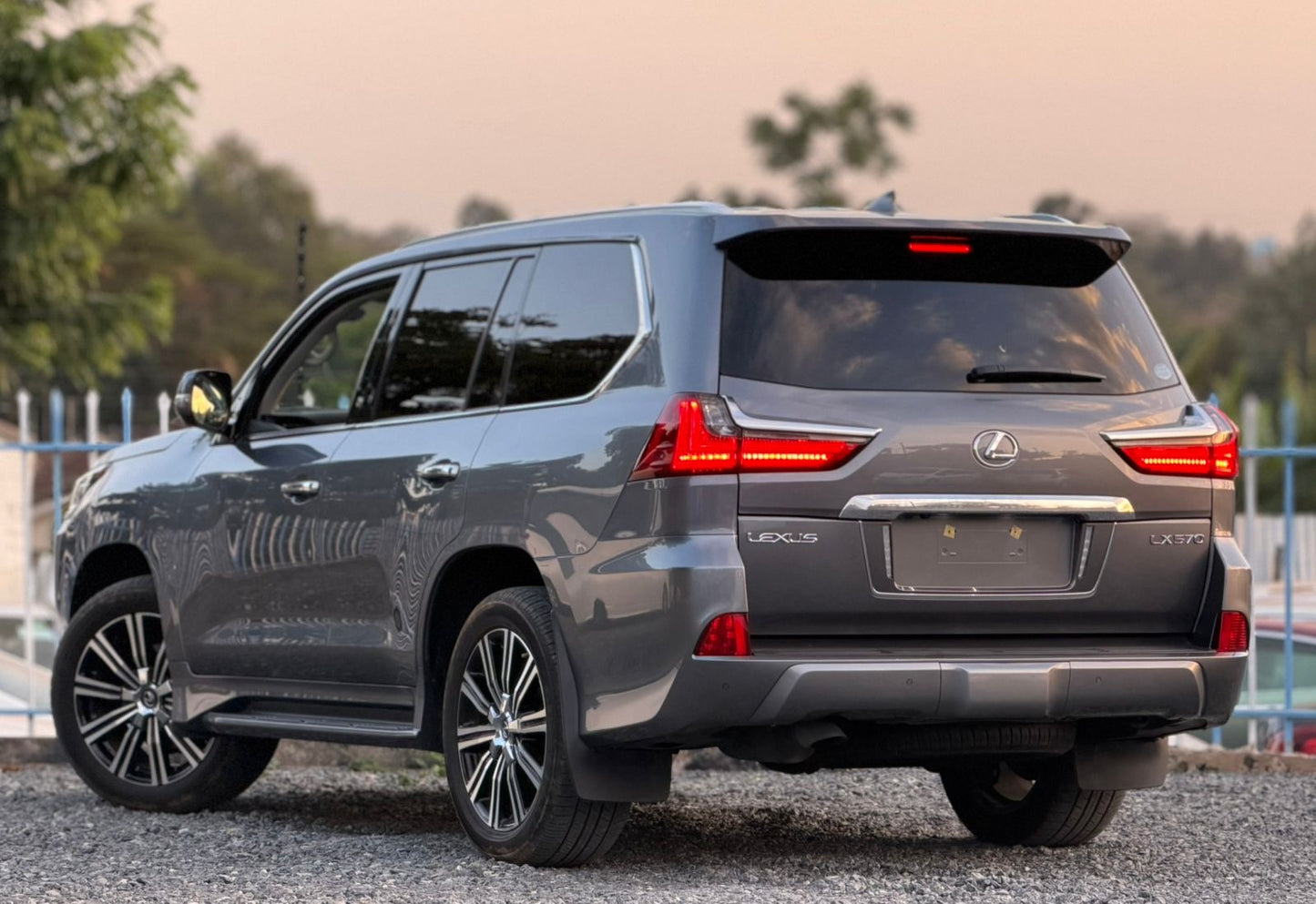 Lexus LX570 2019