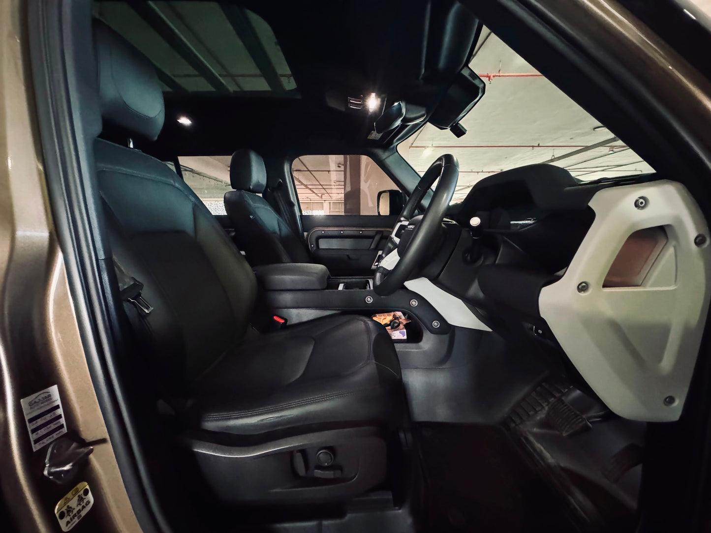 Land Rover Defender 110 | 2023 | Bronze