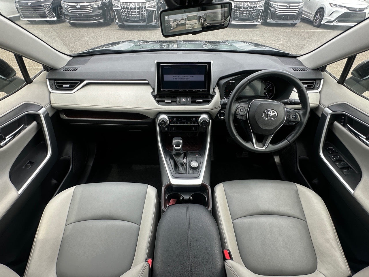 Toyota RAV4 |2019 |2000cc |Pearl