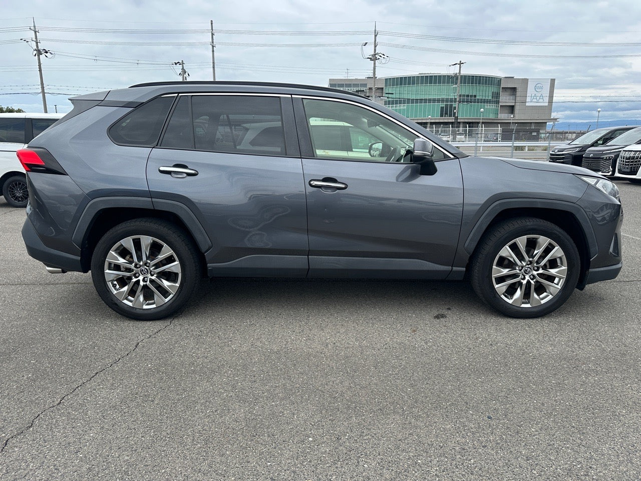 Toyota RAV4 |2019 |2000cc |Pearl