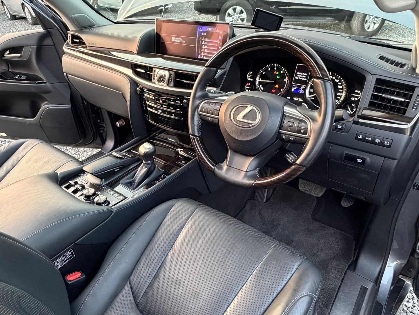 Lexus LX570 2019