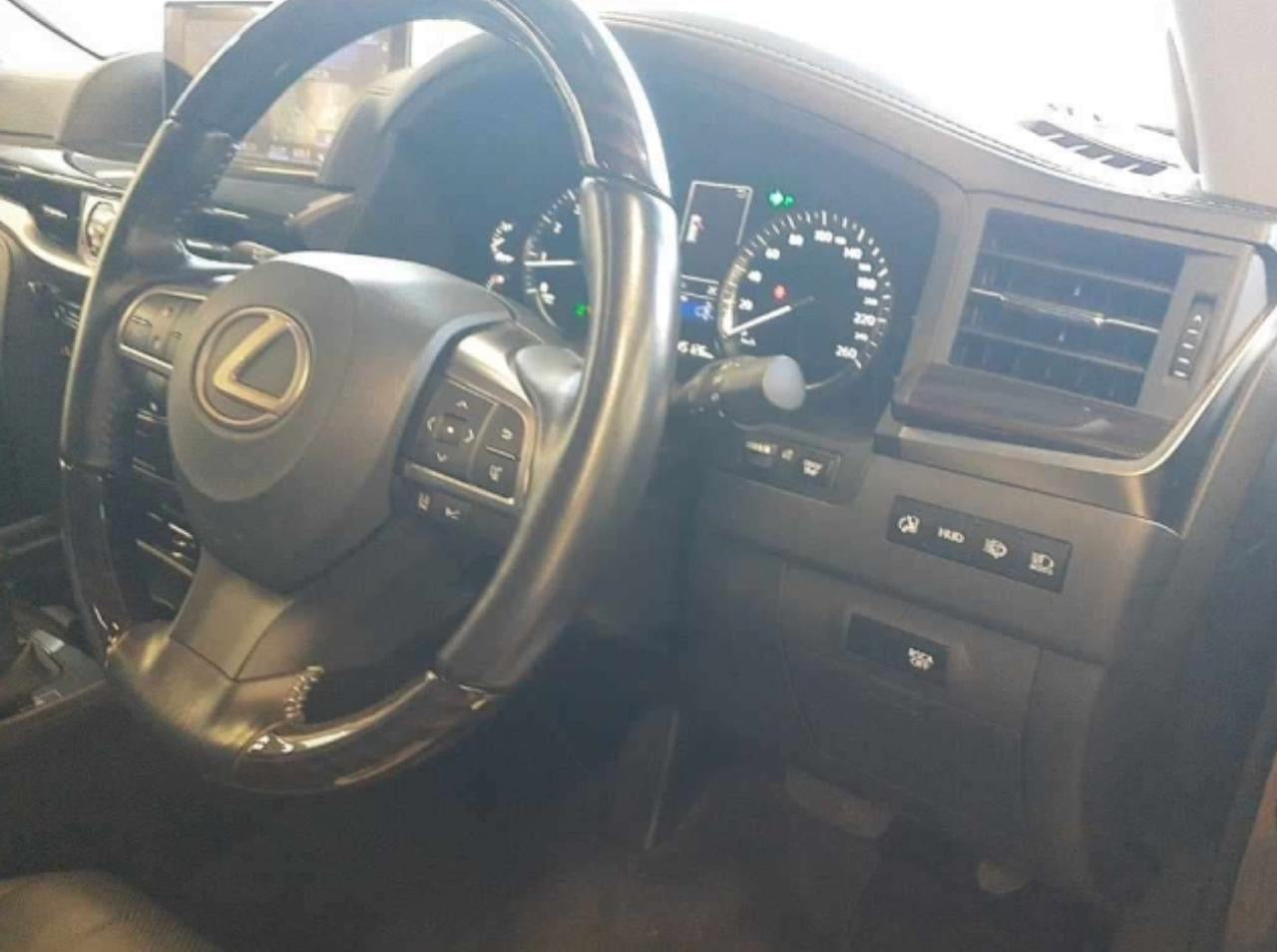Lexus LX570 2019