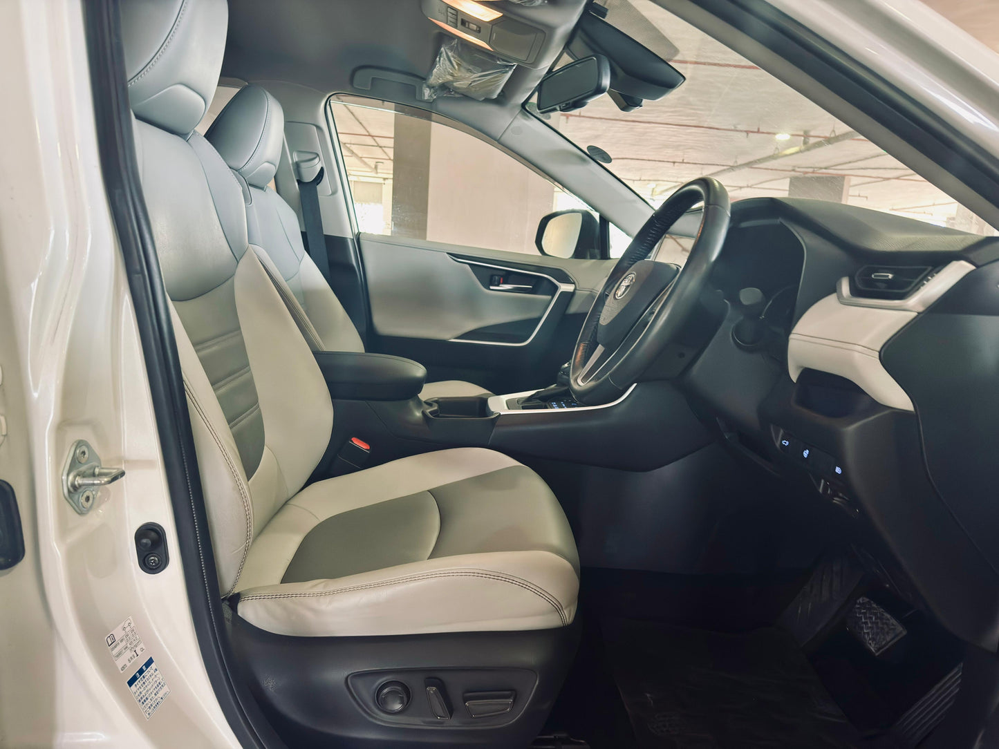 Toyota Rav4 | 2019 | 2000cc | Pearl