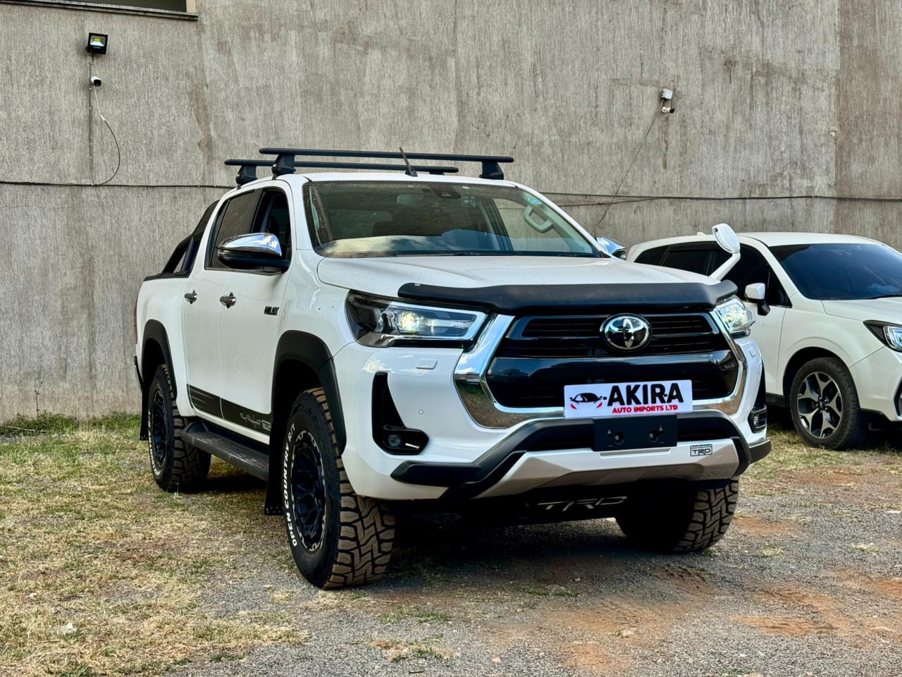 Toyota Hilux 2021 Pearl White