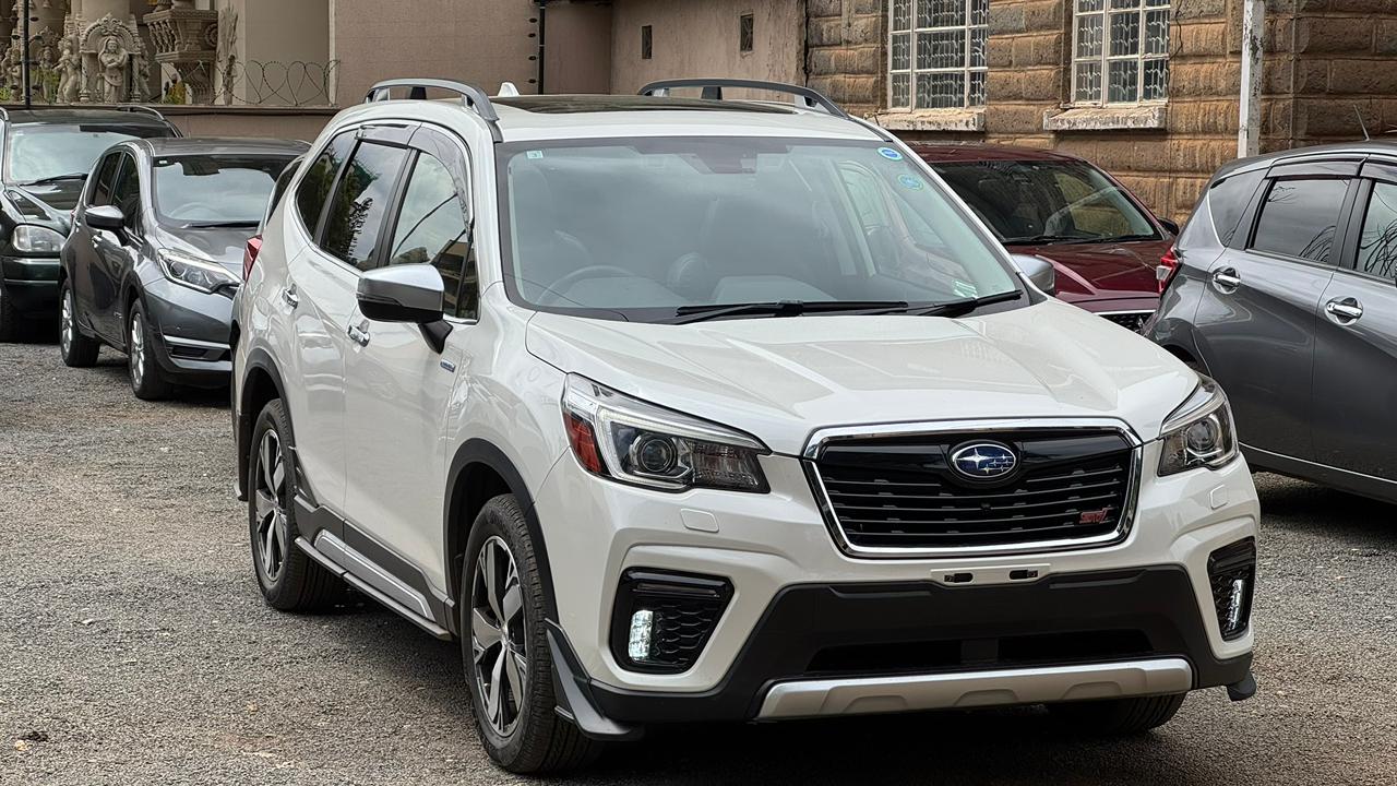 Subaru Forester | 2019 | 2500cc | Pearl White