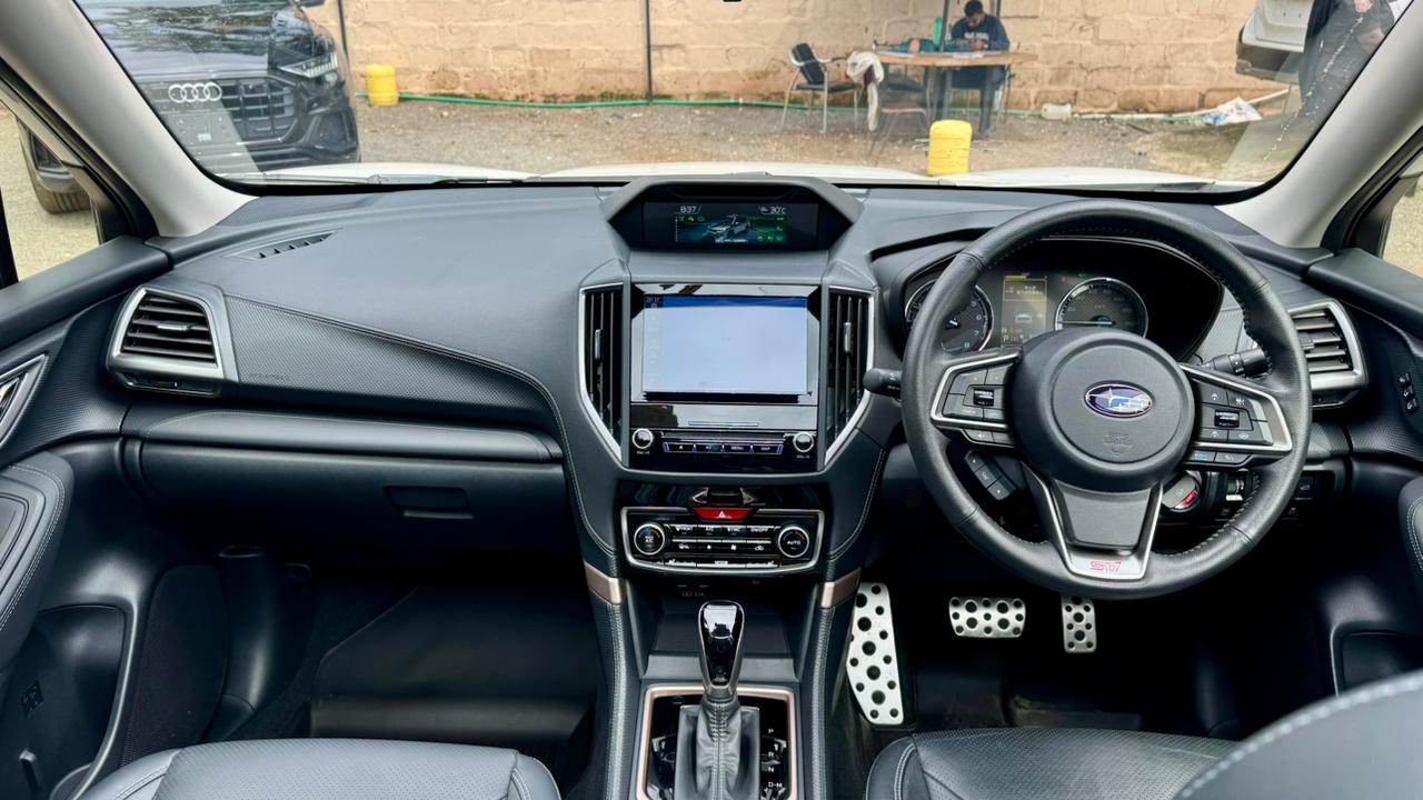 Subaru Forester | 2019 | 2500cc | Pearl White