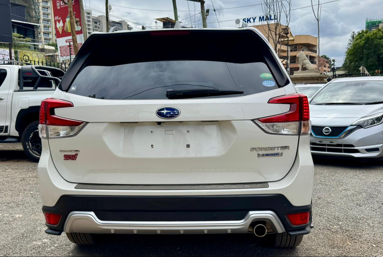 Subaru Forester | 2019 | 2500cc | Pearl White