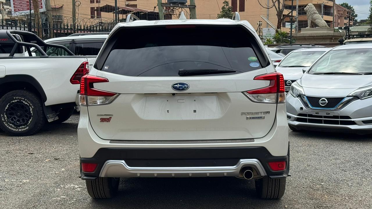 Subaru Forester | 2019 | 2500cc | Pearl White