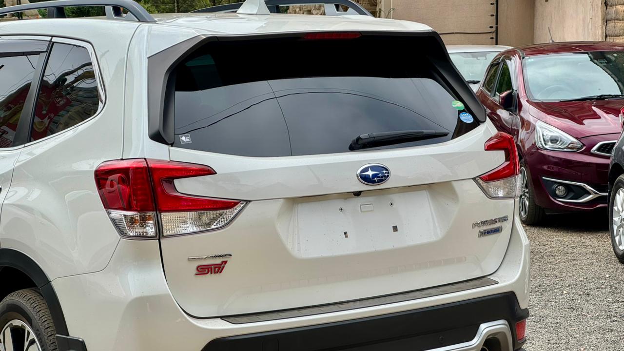 Subaru Forester | 2019 | 2500cc | Pearl White