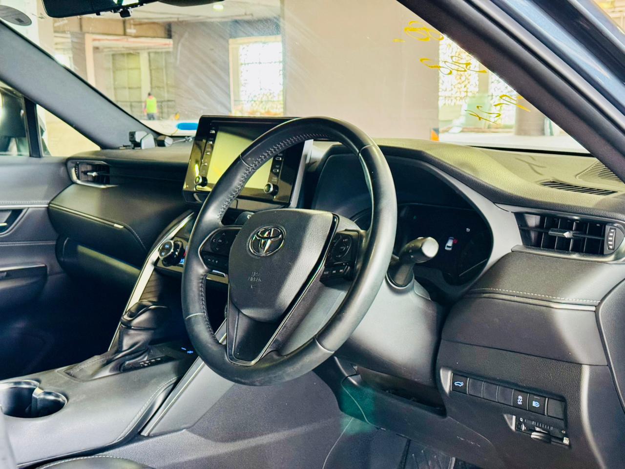Toyota Harrier | 2020 | 2000cc | Grey