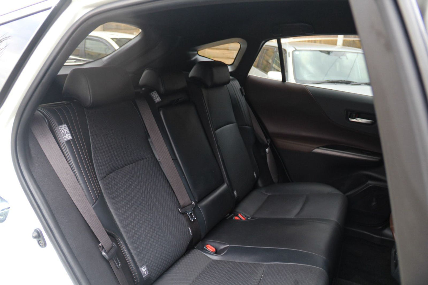 Toyota Harrier | 2020 | 2000cc | Pearl White