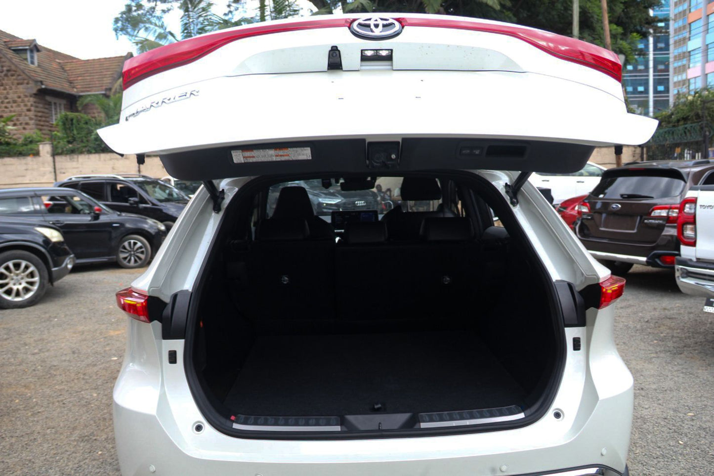 Toyota Harrier | 2020 | 2000cc | Pearl White