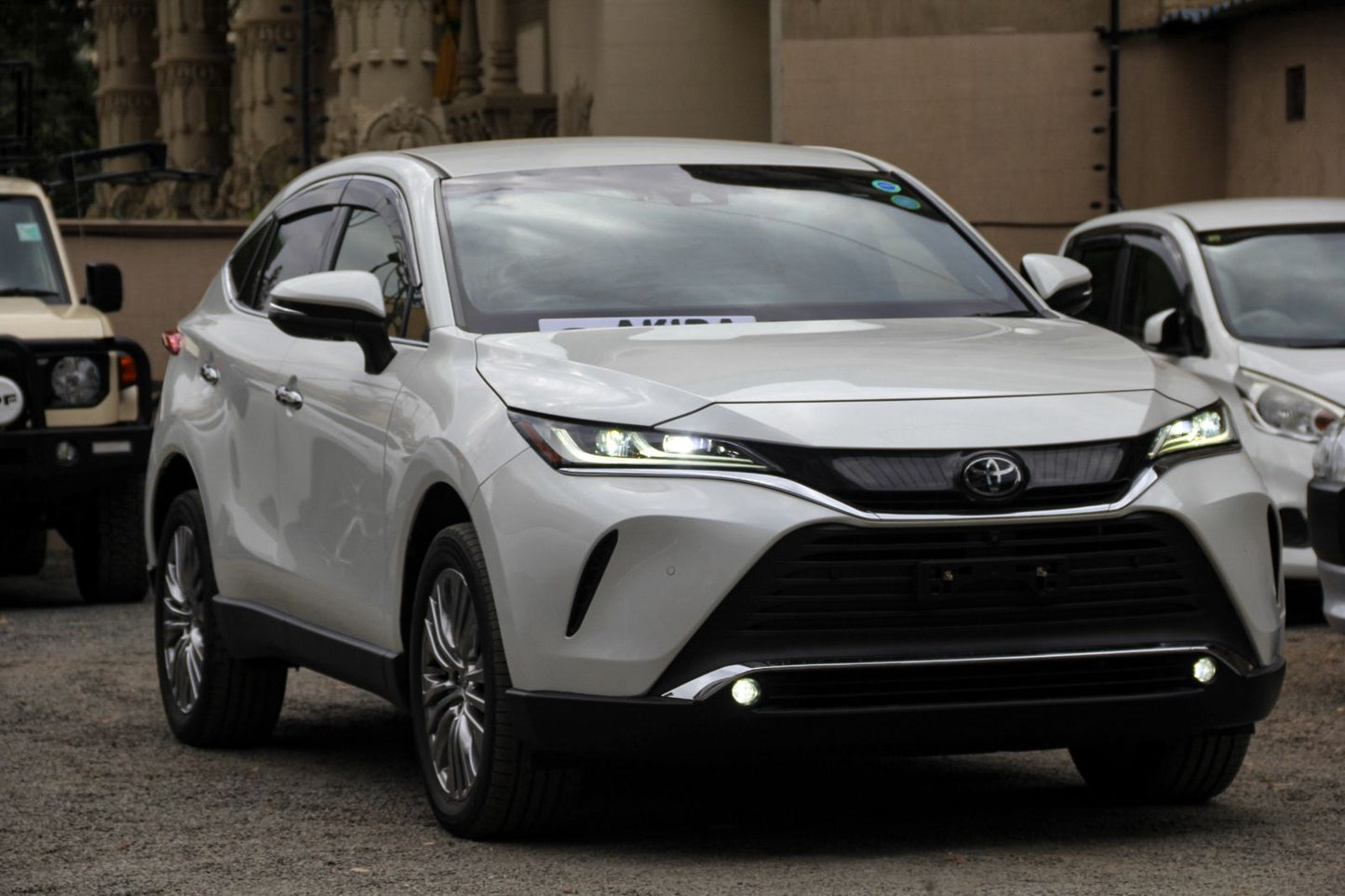 Toyota Harrier | 2020 | 2000cc | Pearl White