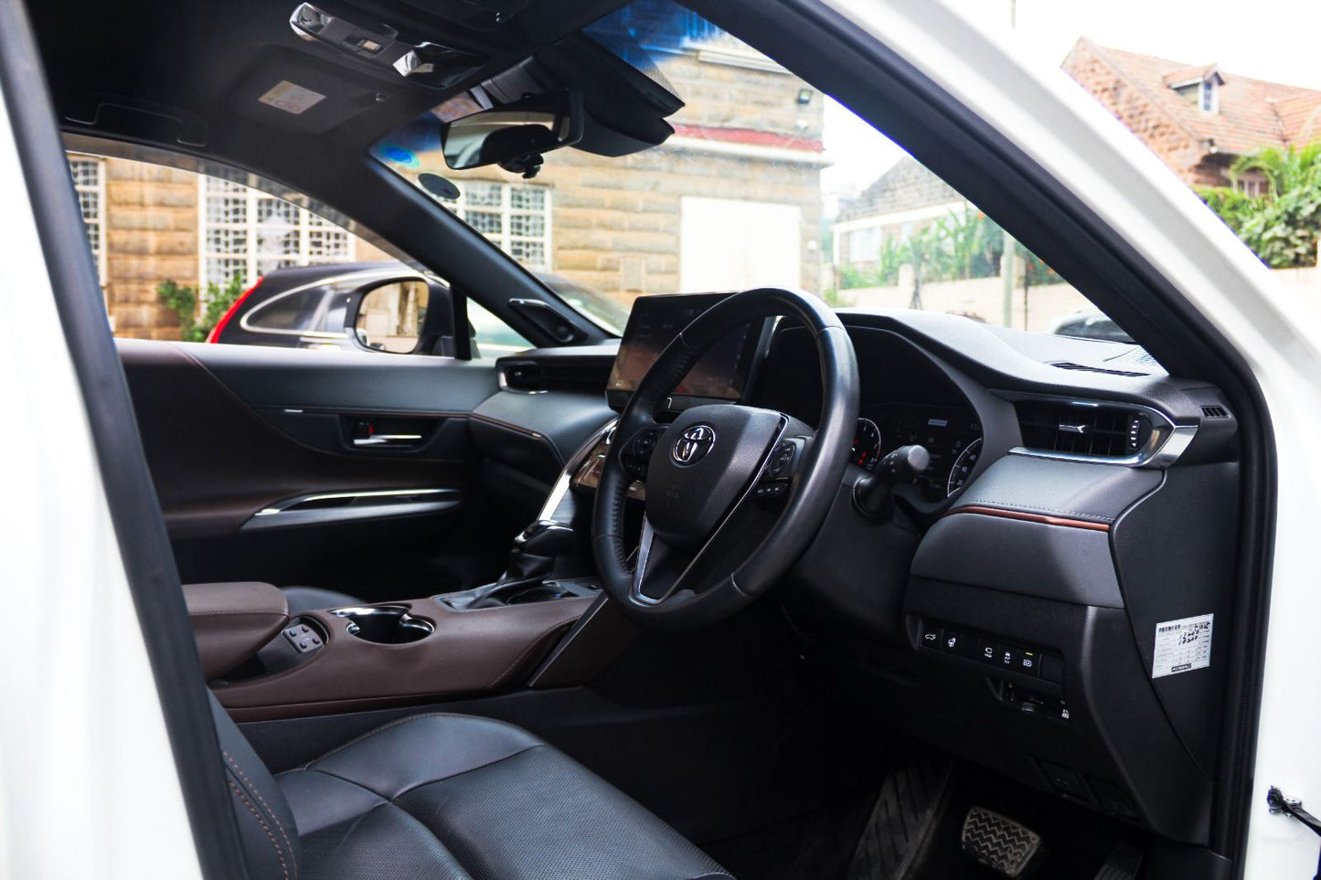 Toyota Harrier | 2020 | 2000cc | Pearl White