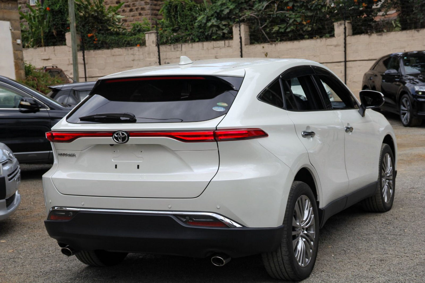 Toyota Harrier | 2020 | 2000cc | Pearl White