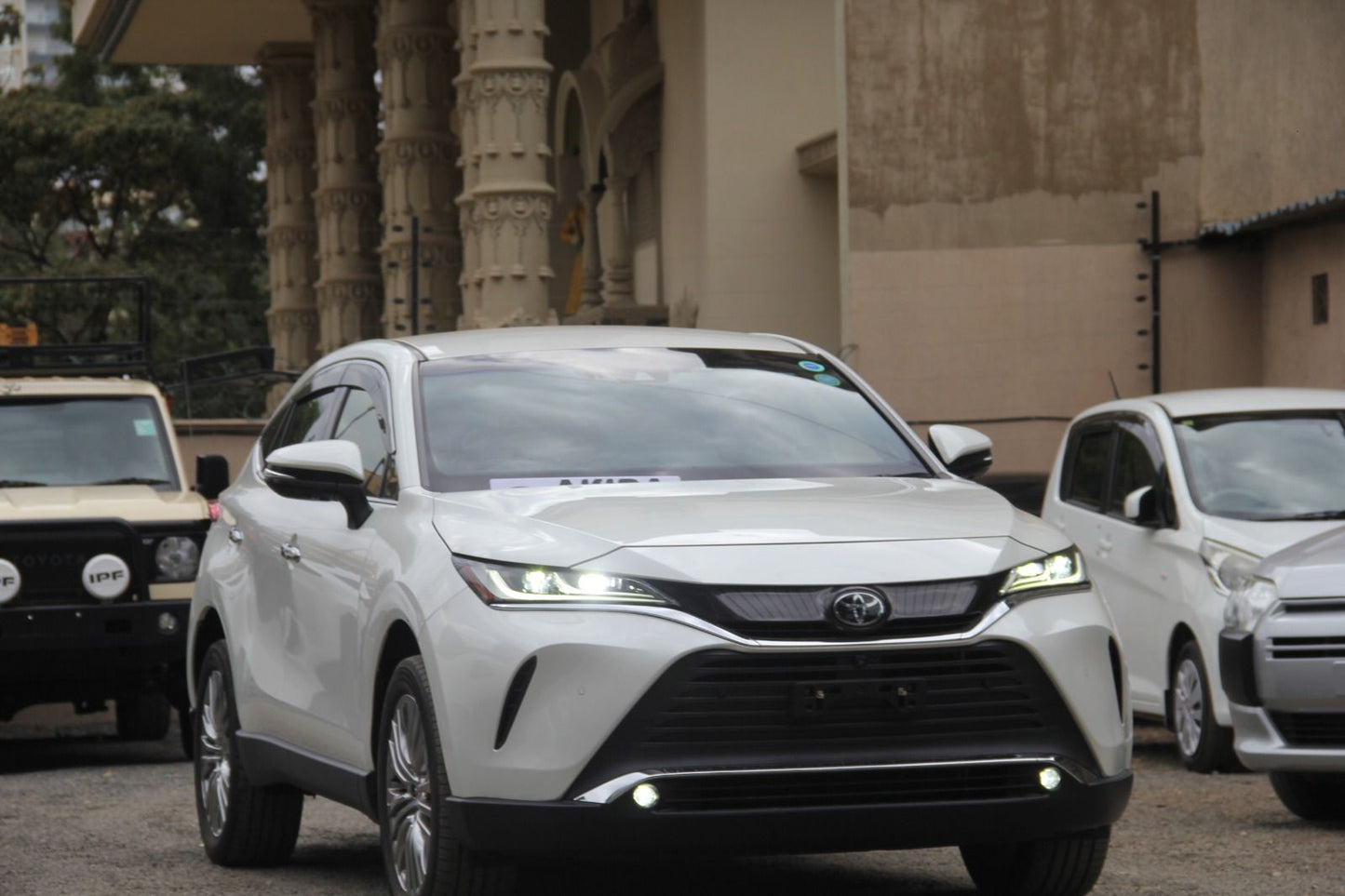 Toyota Harrier | 2020 | 2000cc | Pearl White