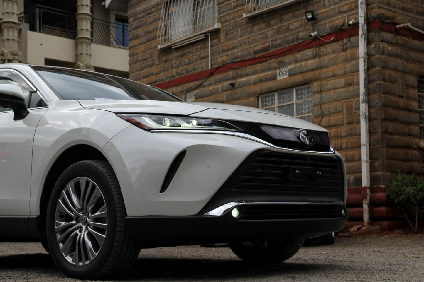 Toyota Harrier | 2020 | 2000cc | Pearl White
