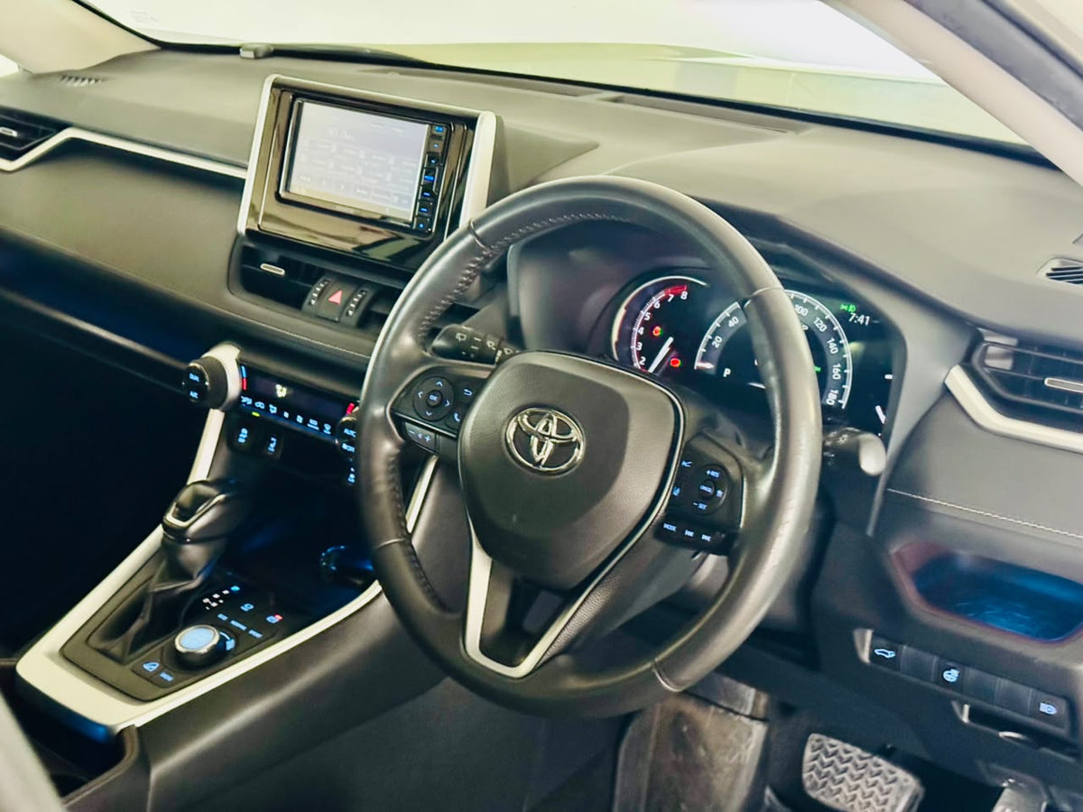 Toyota RAV4 | 2019 | 2000cc | Pearl
