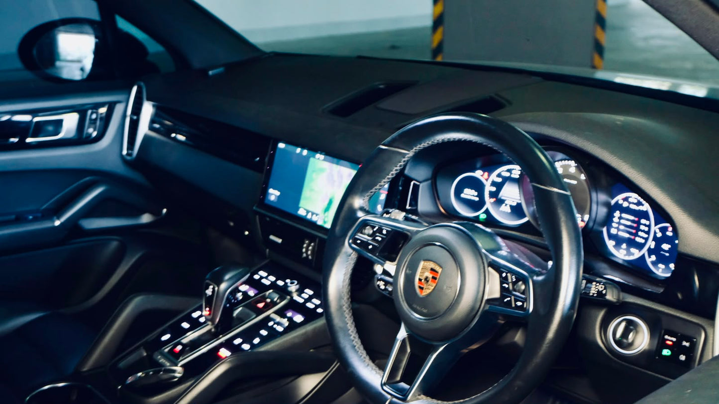 Porsche Cayenne| 2019 | 3000cc | Black