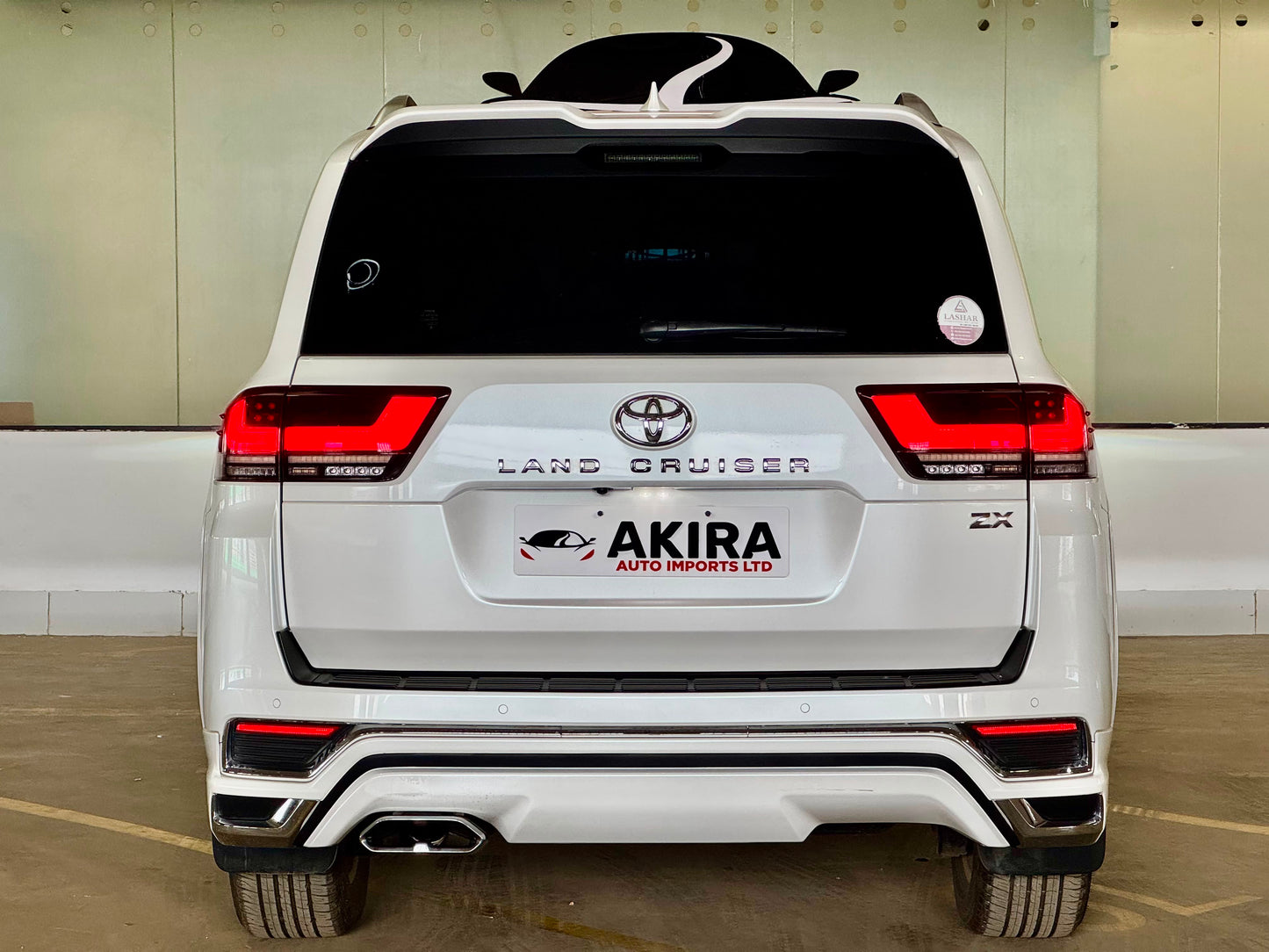 Toyota Landcruiser LC300 | 2023 |3400cc | Pearl White