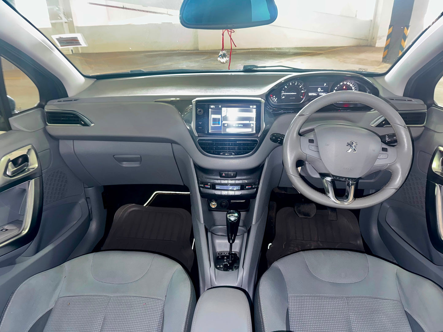 Peugeot 208 | 2013 | Blue