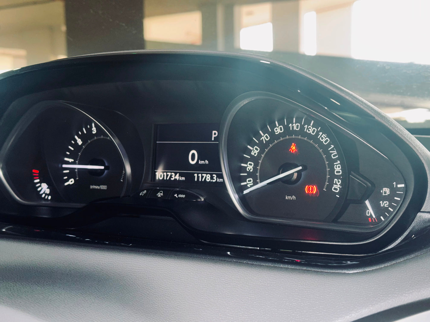 Peugeot 208 | 2013 | Blue