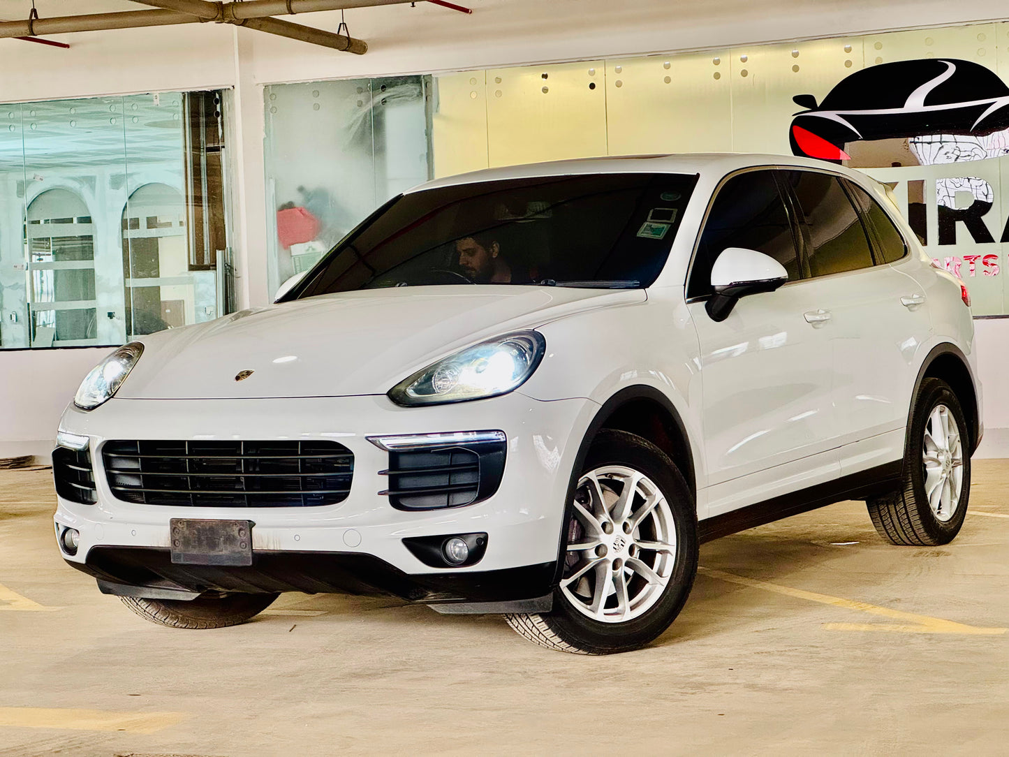 Porsche Cayenne| 2015 | 3000cc | White