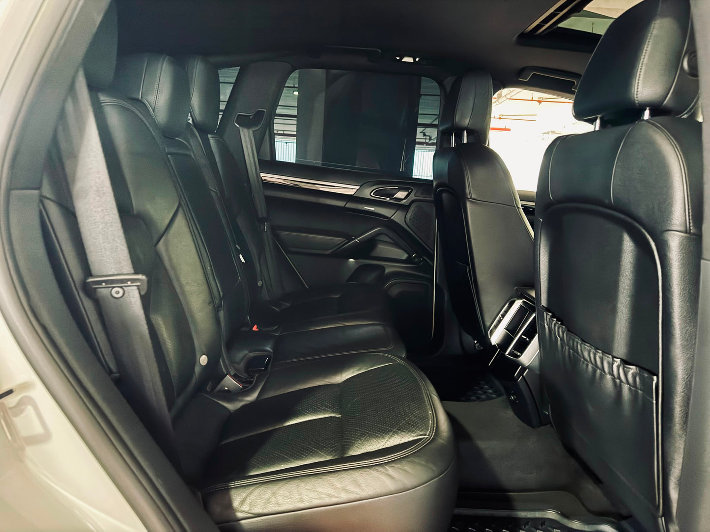 Porsche Cayenne| 2015 | 3000cc | White