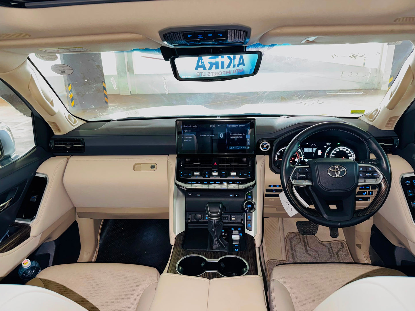 Toyota Landcruiser LC300 | 2023 |3400cc | Pearl White