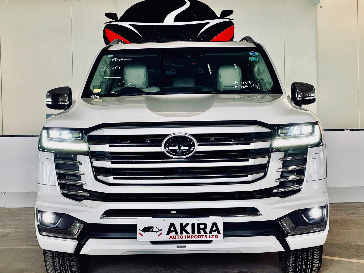 Toyota Landcruiser LC300 | 2023 |3400cc | Pearl White
