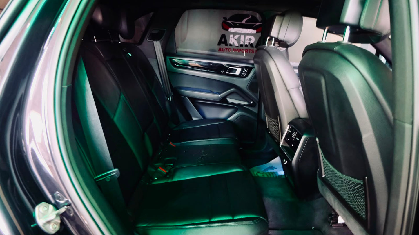 Porsche Cayenne| 2019 | 3000cc | Black