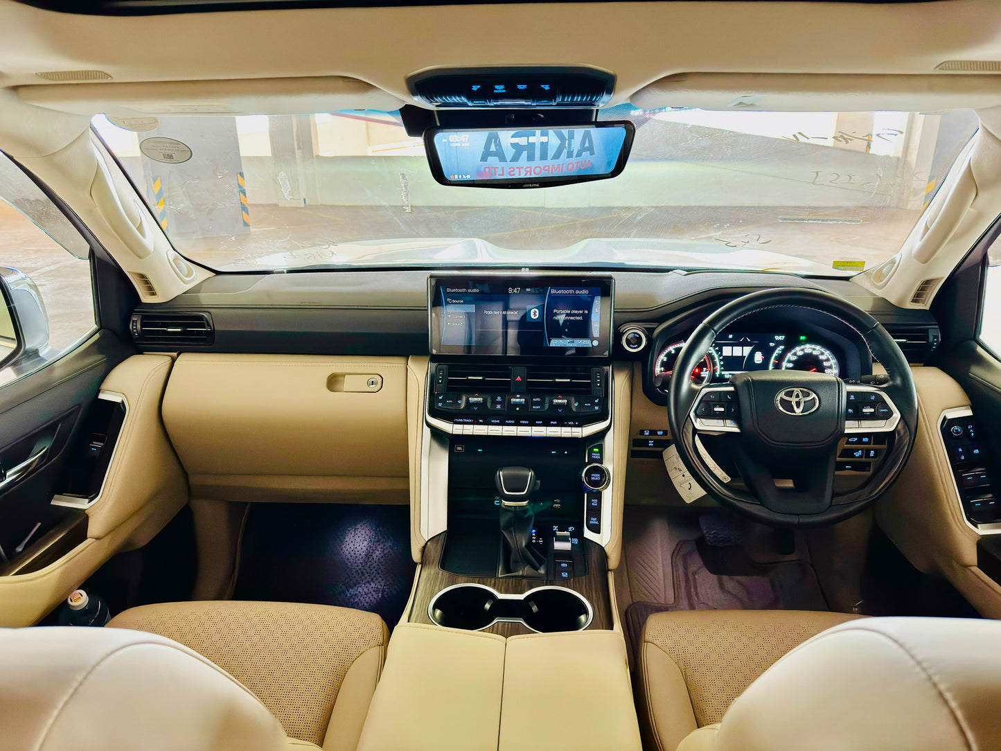 Toyota Landcruiser LC300 | 2023 |3400cc | Pearl White