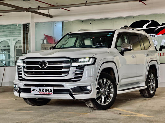 Toyota Landcruiser LC300 | 2023 |3400cc | Pearl White