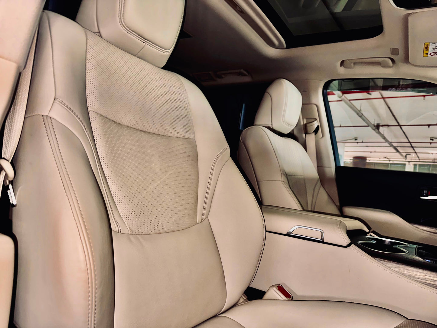 Toyota Landcruiser LC300 | 2023 |3400cc | Pearl White