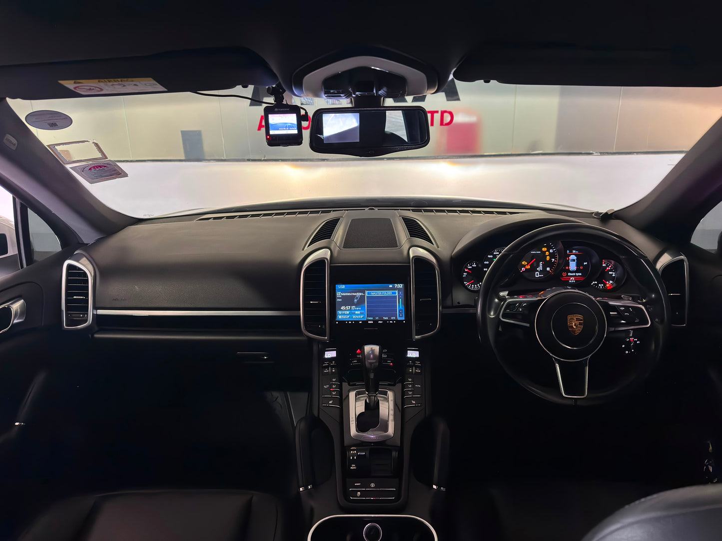 Porsche Cayenne| 2015 | 3000cc | White