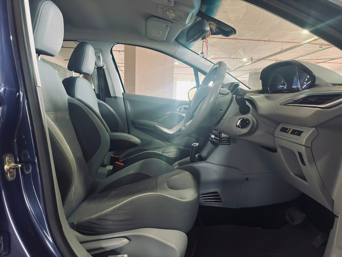 Peugeot 208 | 2013 | Blue